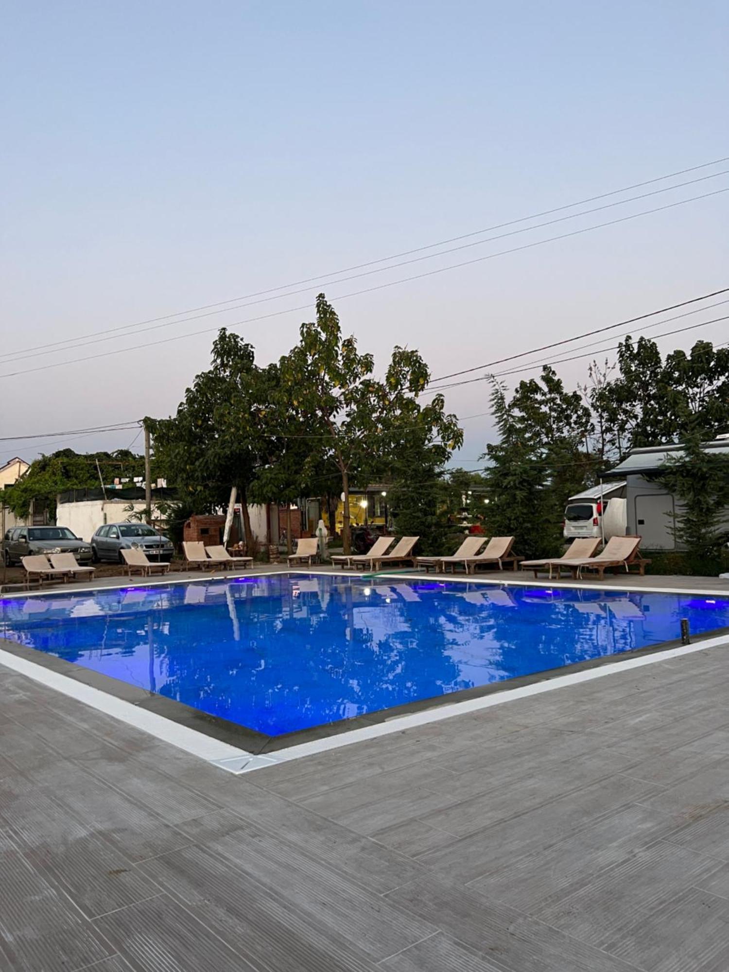 Windmill Shkodra Gesthouse Camping & Grill Exterior photo